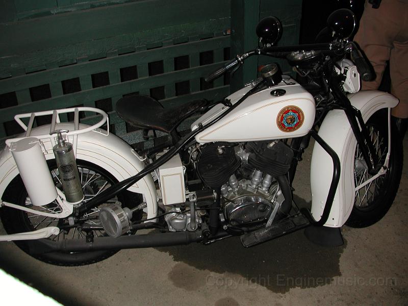 DSCN0299.JPG - Harley Davidson California Highway Patrol bike.  Notice tyre-driven siren, fire extinguisher, and "Harley Puddle".